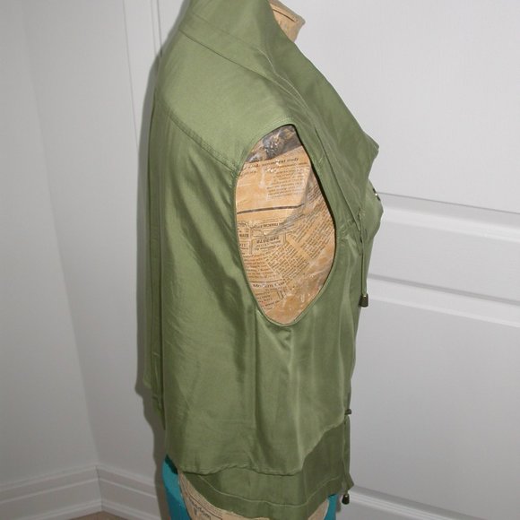 Green Vest - Picture 4 of 5